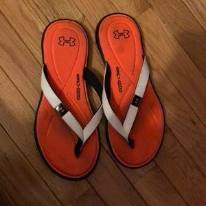 Under armor flip flops